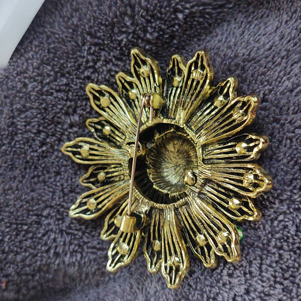 Green Rhinestone Layered Floral Brooch - Picture 2 of 2